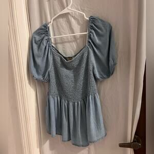 Coco and Shay blue chambray smocked babydoll top size xl